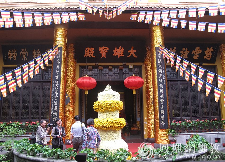 走进千年慈云寺:重庆最朋克古刹,山城中“不一样的烟火”