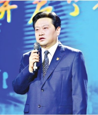 武汉市洪山区青菱街社区卫生服务中心主任谭伟。