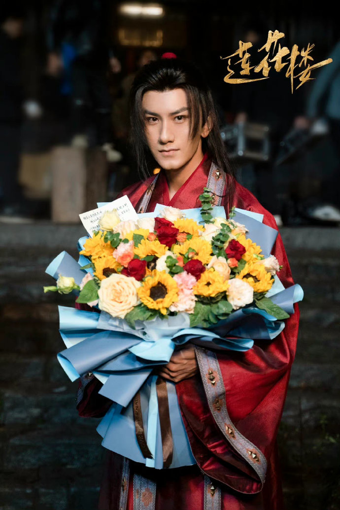 肖顺尧杀青照。