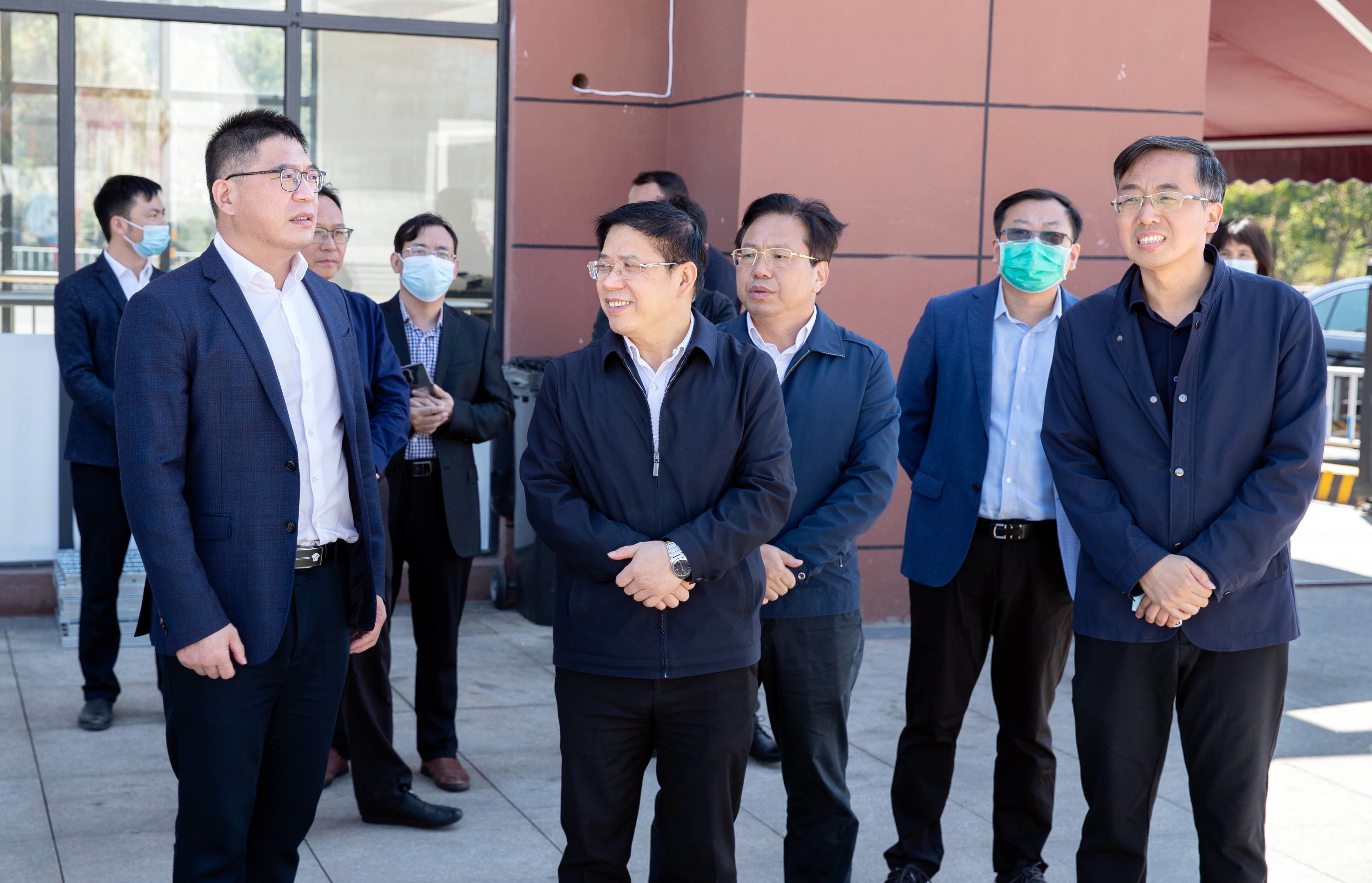 宜春职业技术学院党委书记任军,党委副书记,校长邱军及在家的党政领导