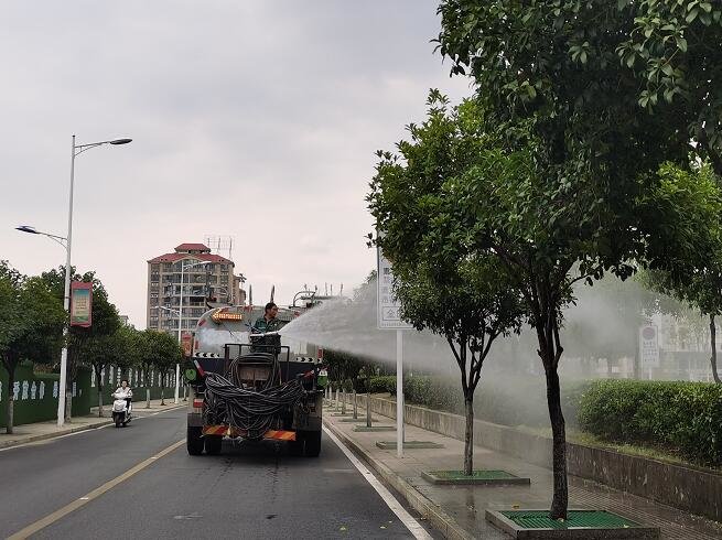 萍乡市五峰林场拓展业务,承接工程绿化项目(李梦丽 摄)