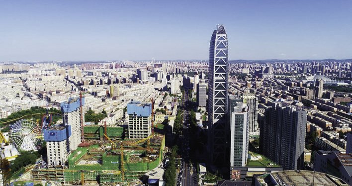 长春国际金融中心和建设中的华润中心。