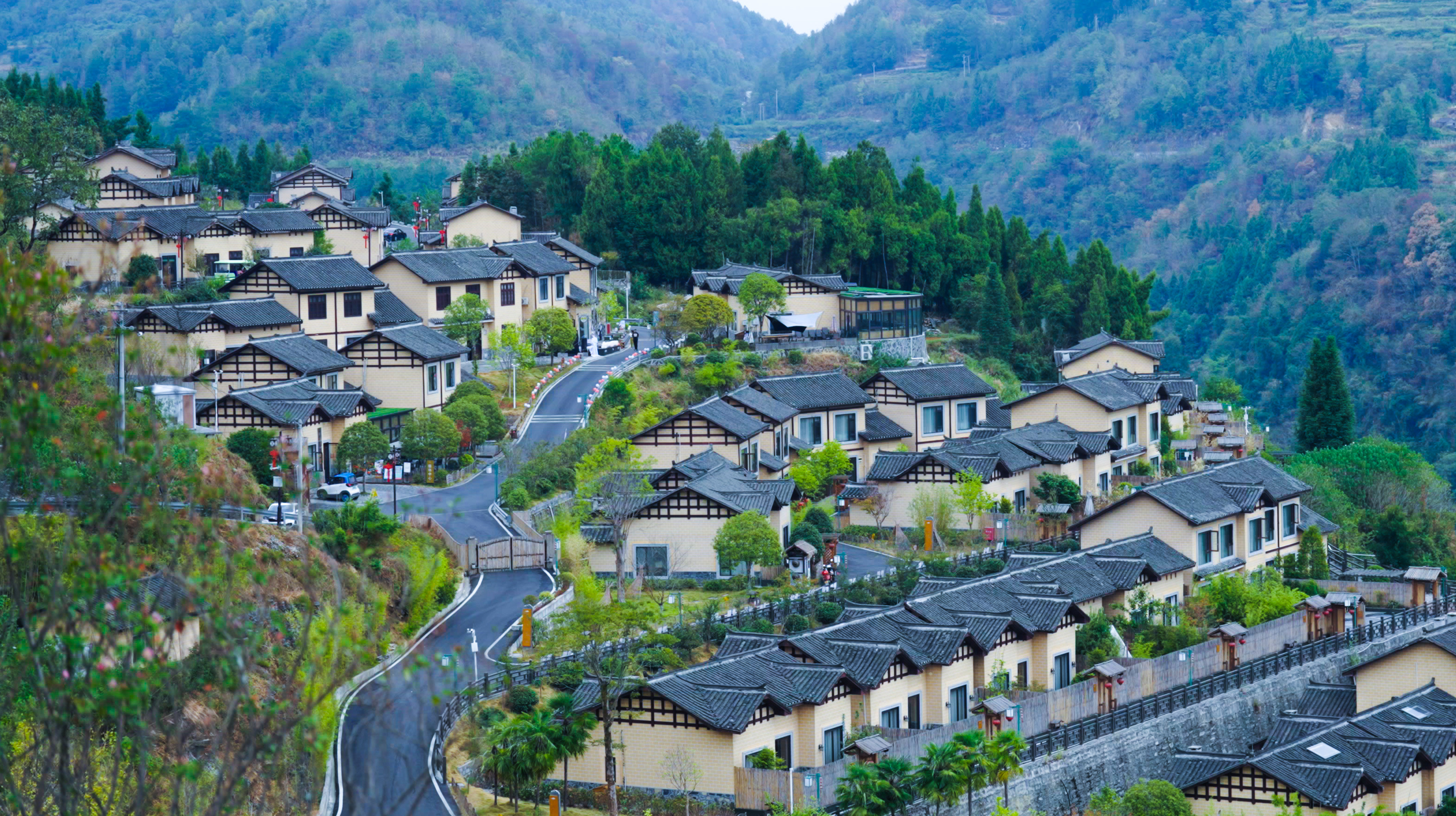 神秘湘西,天下凤凰:这里原来不只有沈从文 | 这局好玩儿