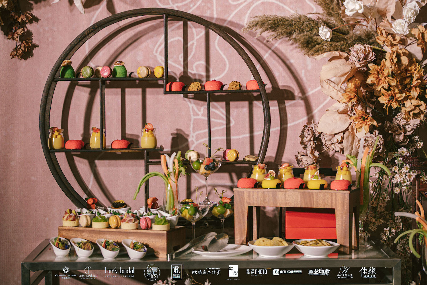 以爱之名,赴秋日之约|青岛星河湾酒店“幸·绘”婚礼沙龙圆满举行