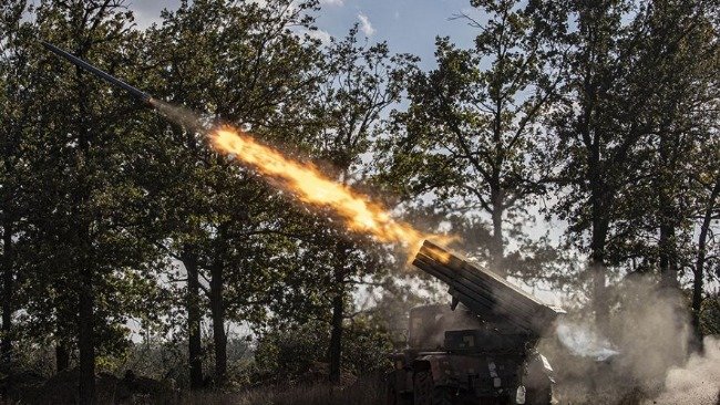 乌军反攻赫尔松，俄军被逼退20到30公里