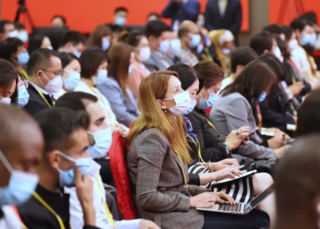 2022年10月15日,北京,中国共产党第二十次全国代表大会新闻发布会分会场,中外媒体记者现场做记录。图源:IC photo