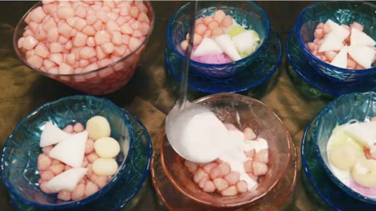 泰国人消暑必备“红宝石椰奶甜汤”，竟是由皇妃改良的御用甜品