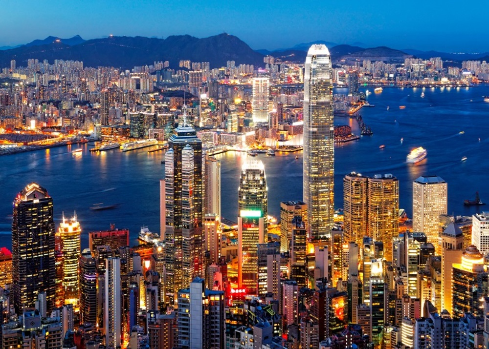 香港突然开始“抢人”了，意味着什么？
