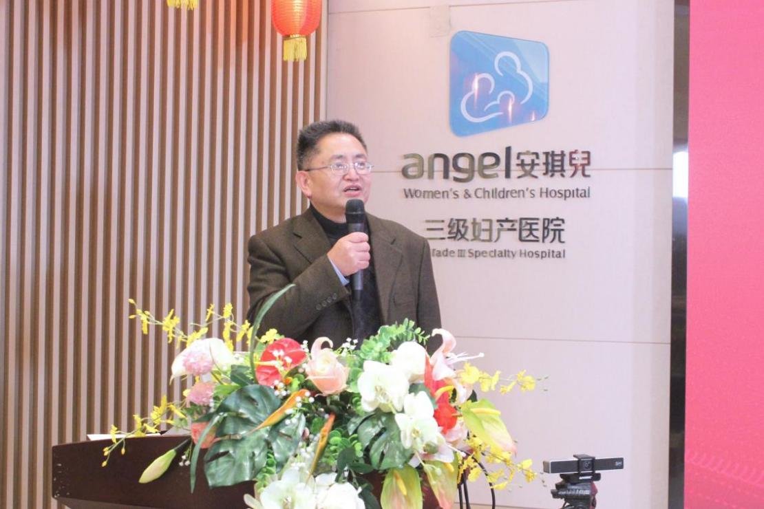 图说：陕西妇女儿童基金会刘克辉秘书长出席仪式并讲话