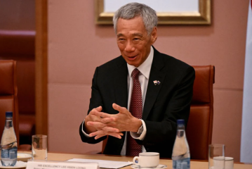当地时间18日，澳大利亚首都堪培拉，新加坡总理李显龙在与澳总理阿尔巴内塞会晤期间发表讲话