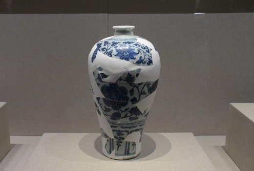 "至正甲申",与英国大维德基金会所藏元青花龙纹瓶上的"至正"年号一致