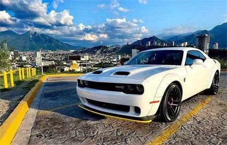 22款道奇6.2tsrt地狱猫现车价格配置