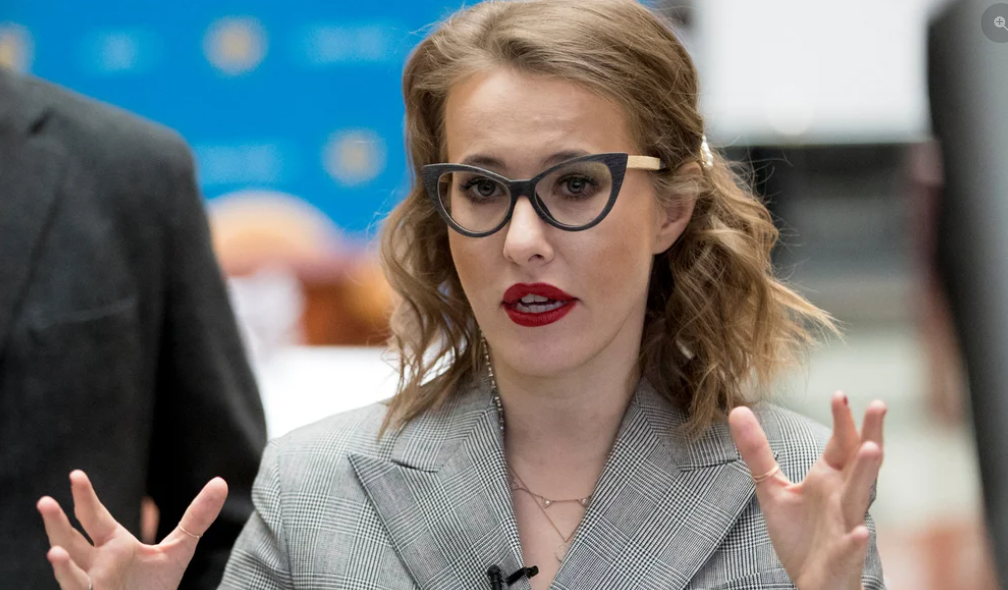 普京“教女”连夜逃离俄罗斯 豪宅遭警察突袭