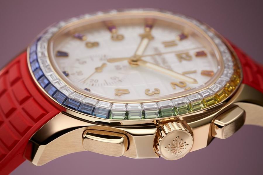 百达翡丽Aquanaut Luce 7968/300R成为品牌史上首枚自动上弦女士腕表