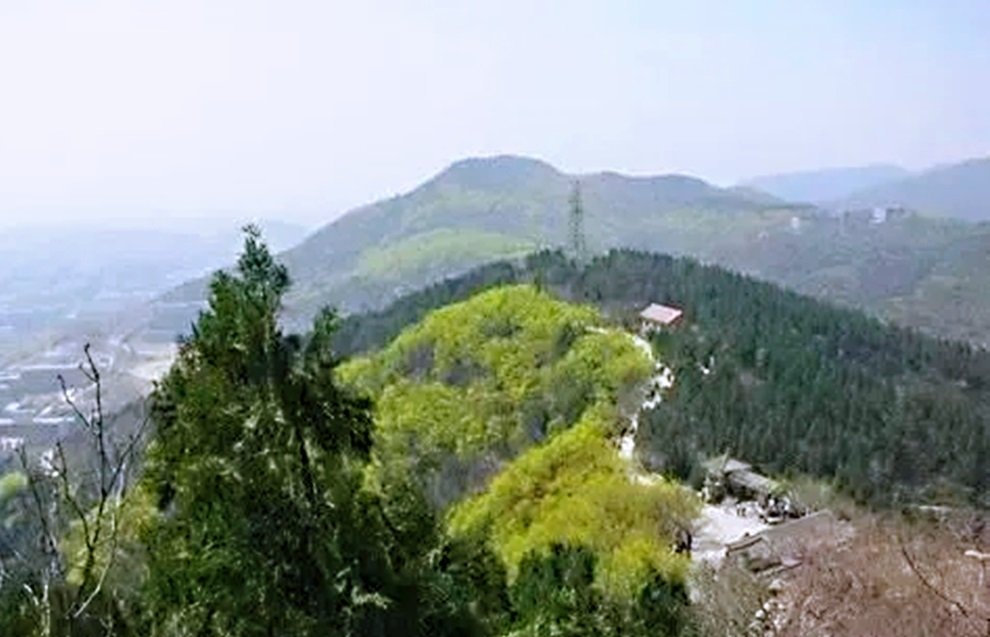 ▲大靖镇边的昌灵山