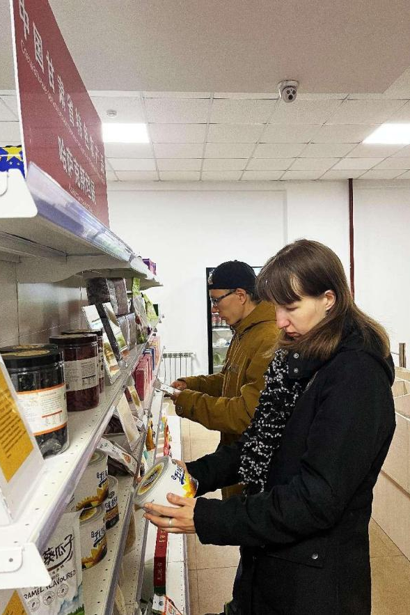 甘味在哈萨克斯坦展"食"力 "本土明星"圈粉海外经销商