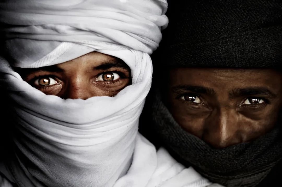 眼睛/印度尼西亞/曼尼·利布羅多