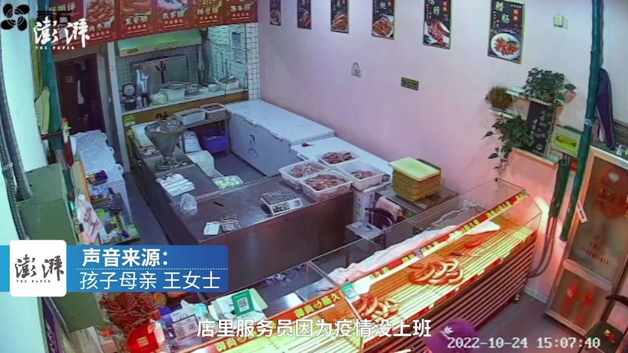 5岁男孩独自在店内一小时卖出一百多元香肠，母亲：分文不差