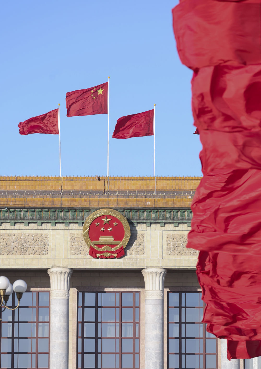 10月22日,中国共产党第二十次全国代表大会在北京人民大会堂胜利闭幕。新华社记者 张玉薇 摄