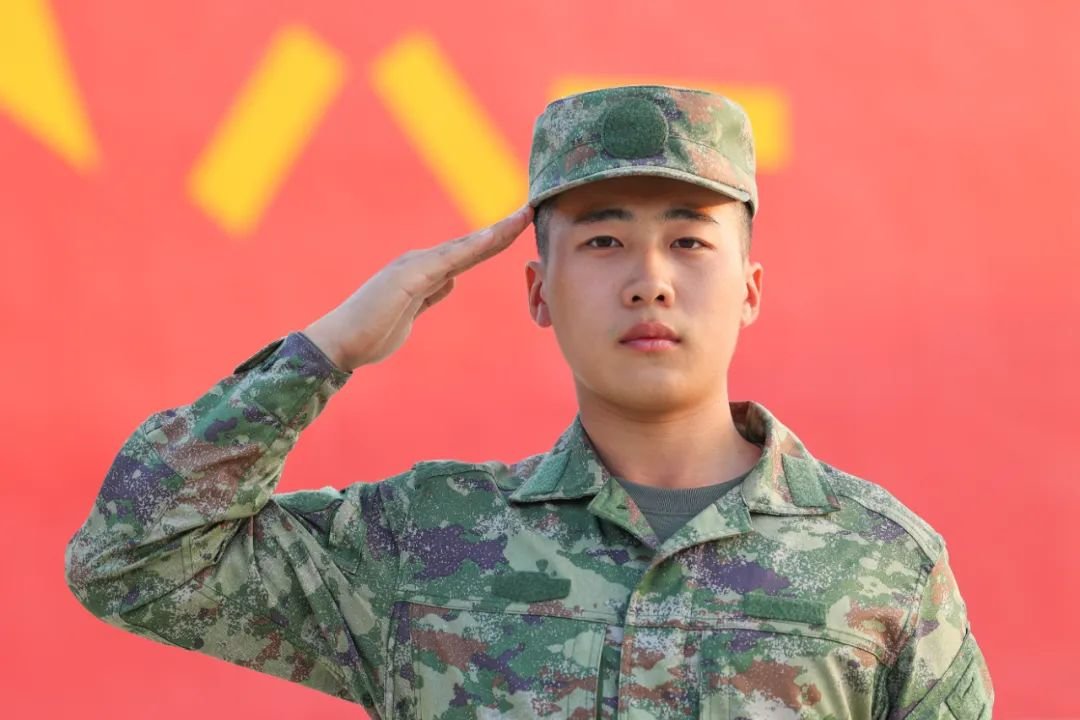 ▲新兵武子杰入伍照