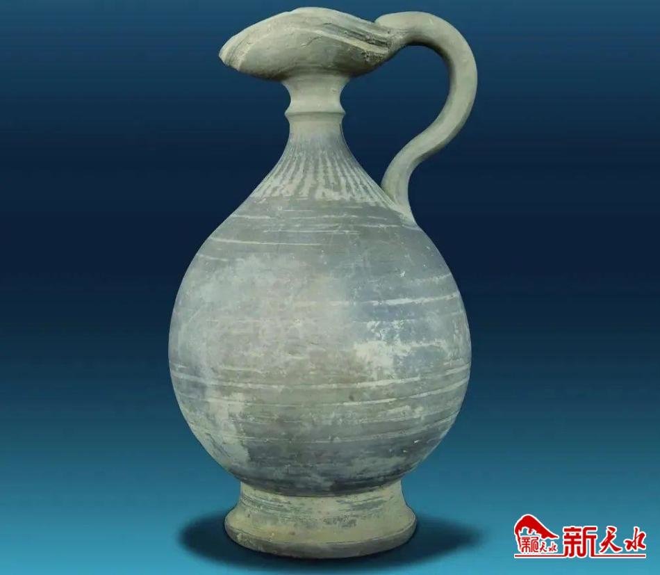 唐代凤首灰陶壶