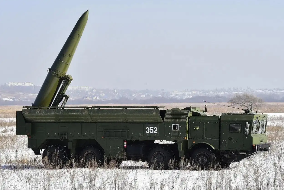 俄战略核演习回应北约 发出明确警告信号