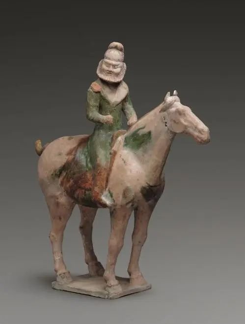 唐 三彩男骑马俑 甘肃省博物馆藏