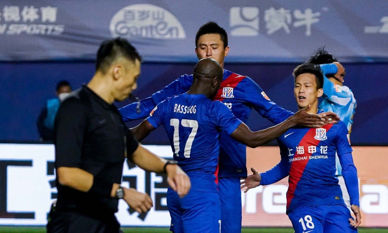 上海海港补时失球引爆球迷社交媒体声讨