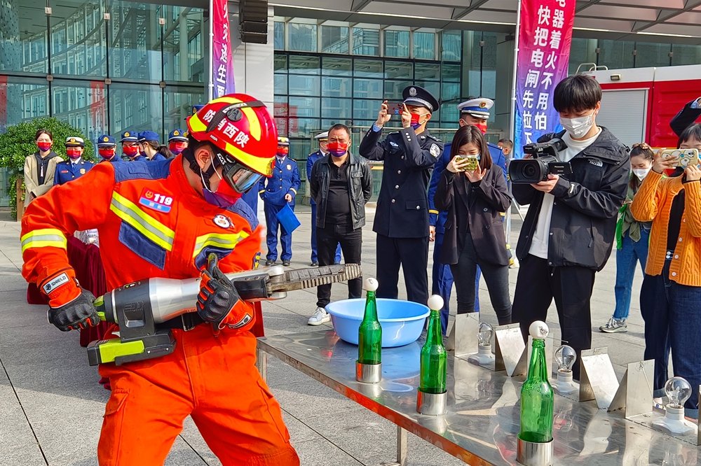 西安市启动“119”消防宣传月活动