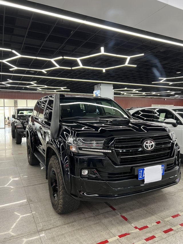 20款丰田柴油陆巡4500黑金刚现车可分期