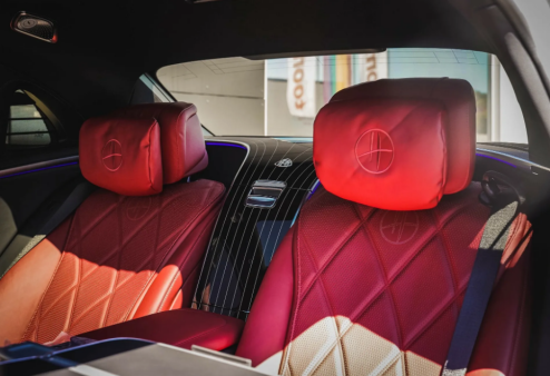 新迈巴赫s580顶级红白双拼女士专属定制