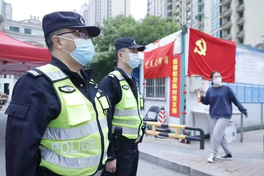 暖民心，解民忧，保民安！郑州“警察蓝”请群众放心！