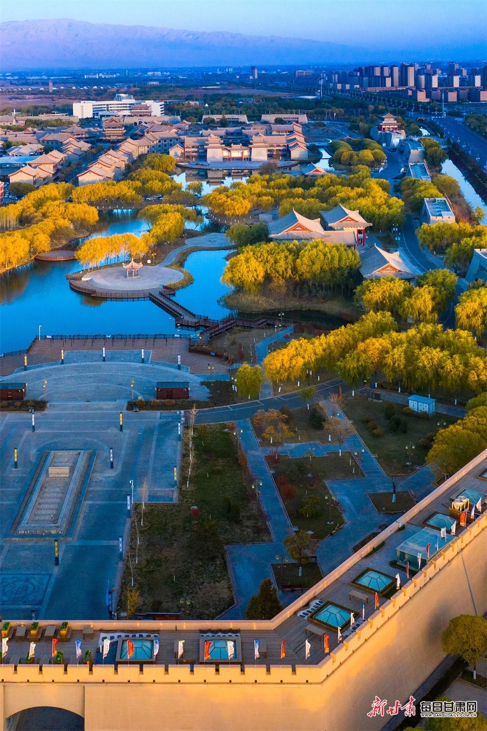 镜观陇原：树树黄叶耀甘州 古城秋色堪入画