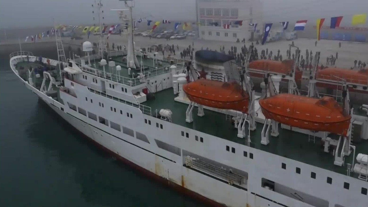 2015年“蛟龙号”和工作母船回到母港，这里成为中国探索深海大洋的出发地