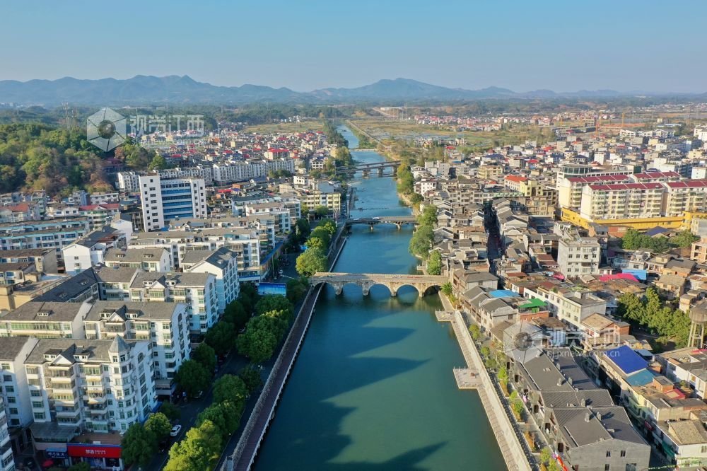 江西>赣鄱>江西图库>正文>1/52022年11月1日,江西省萍乡市芦溪县袁河