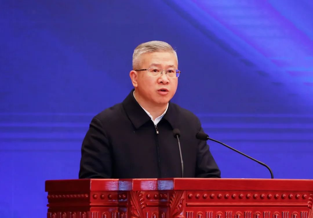 徐文光常务副省长出席会议并讲话.