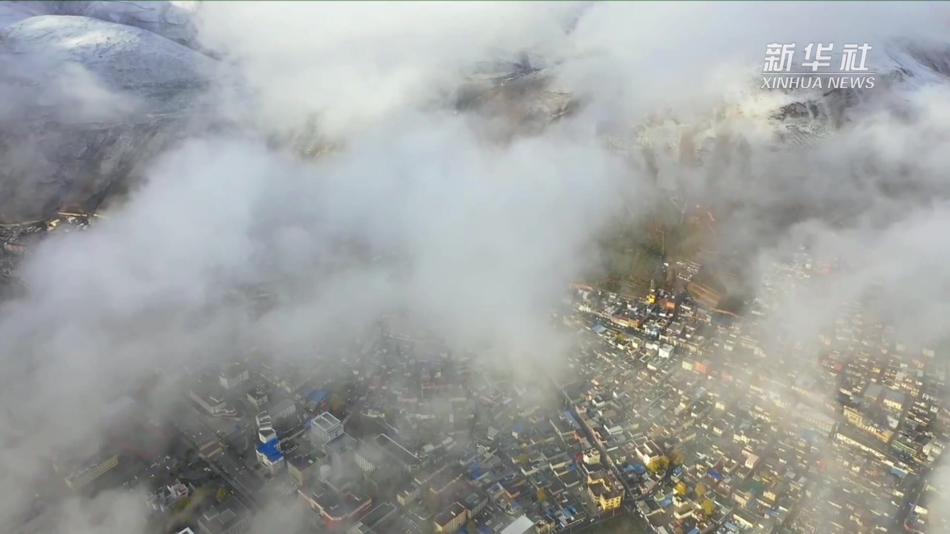 高原云海“天上”玉树_凤凰网视频_凤凰网