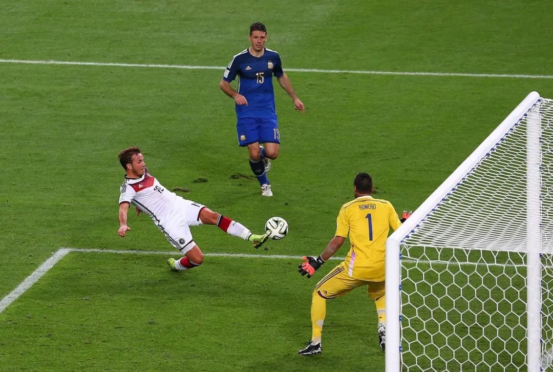 2014年世界杯决赛，格策加时绝杀阿根廷。
