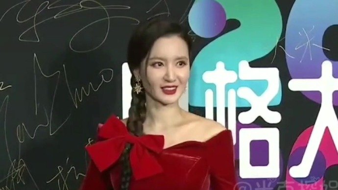 罗海琼陈红黄圣依周韵...这些娱圈的老板娘们红毯造型，谁最美？