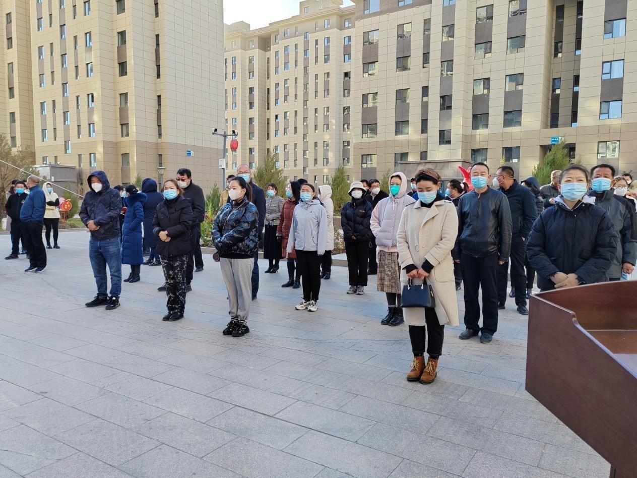 一手领钥匙一手拿房本 瓜州开启“交房即交证”新模式