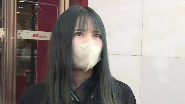 女主播奶奶去世请假4天被扣钱 公司：直系亲属也就3天丧假