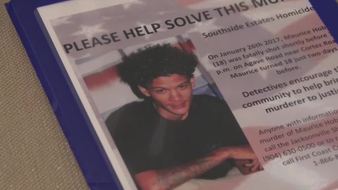 自己的孩子为何被杀？美国枪击暴力事件的受害人家属只能自己调查