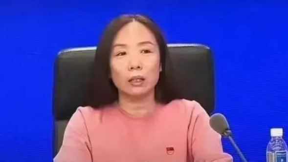 替郑州女主任说句话：不论怎么看，她都背着巨大的锅_凤凰网视频_凤凰网