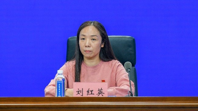 凤凰早报|大金主发话特朗普处境不妙;郑州社区书记缘何成出气筒