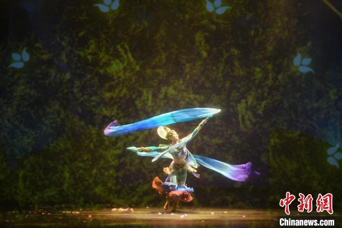 用东方写意美学编织东西方文化交流舞台的“丝绸之路”