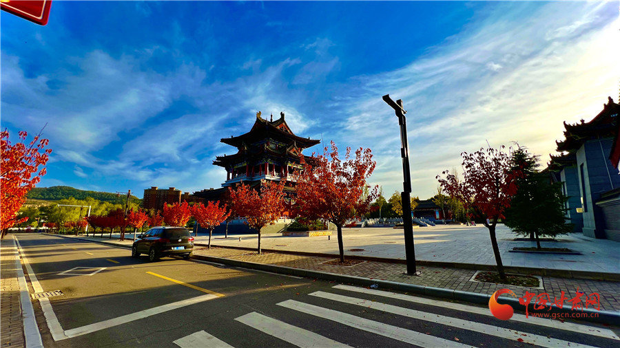 红叶依旧山川更美