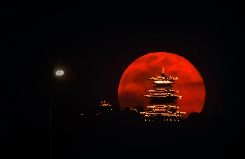 红月亮来啦！