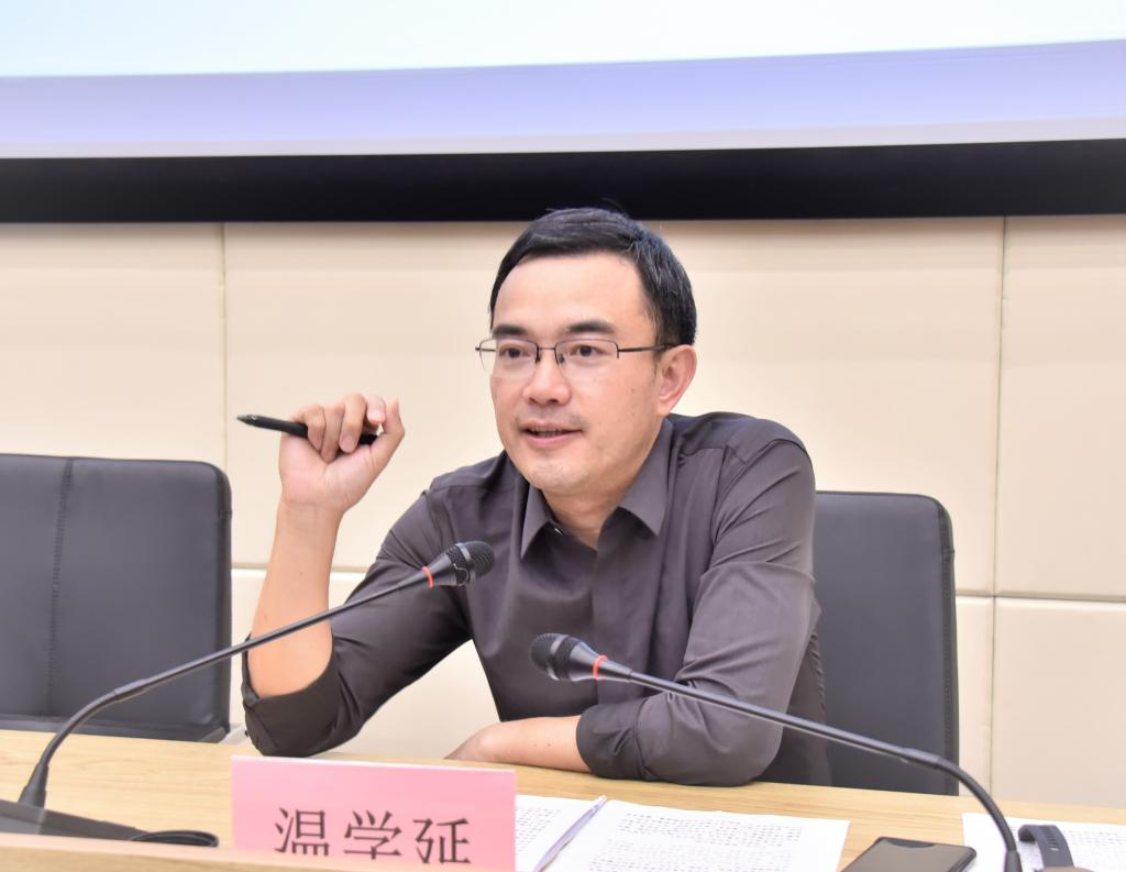 赣州职业技术学院党委书记温学延作专题讲座