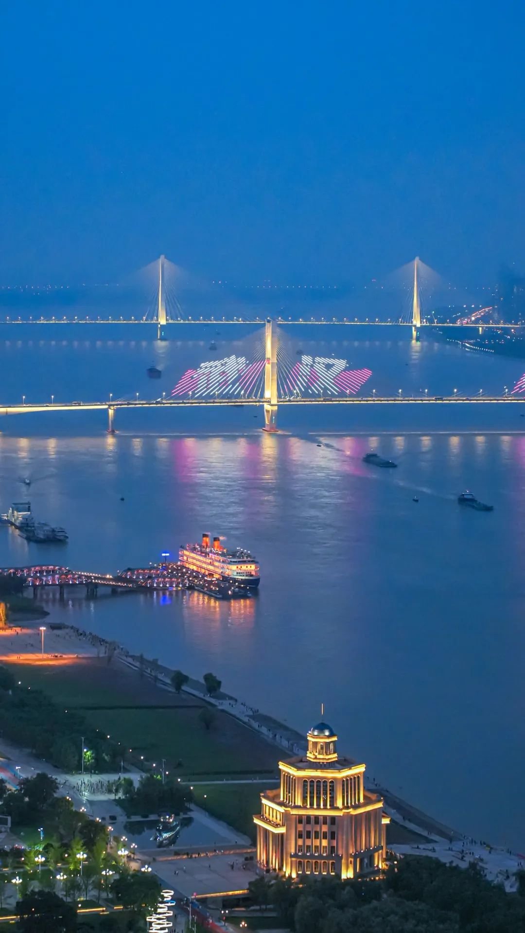 幕夜下的江城 城市摄影队 江川 摄于汉口江滩