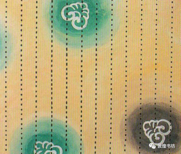 莫高窟第172窟盛唐彩塑佛弟子袈裟上的纹缬彩晕云头团花纹